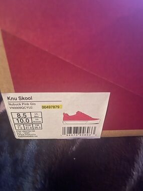 Vans Knu Skool Women Sneakers in Bright Pink